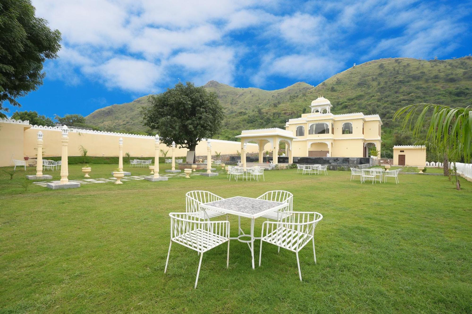Maangarh Resorts Удайпур Экстерьер фото