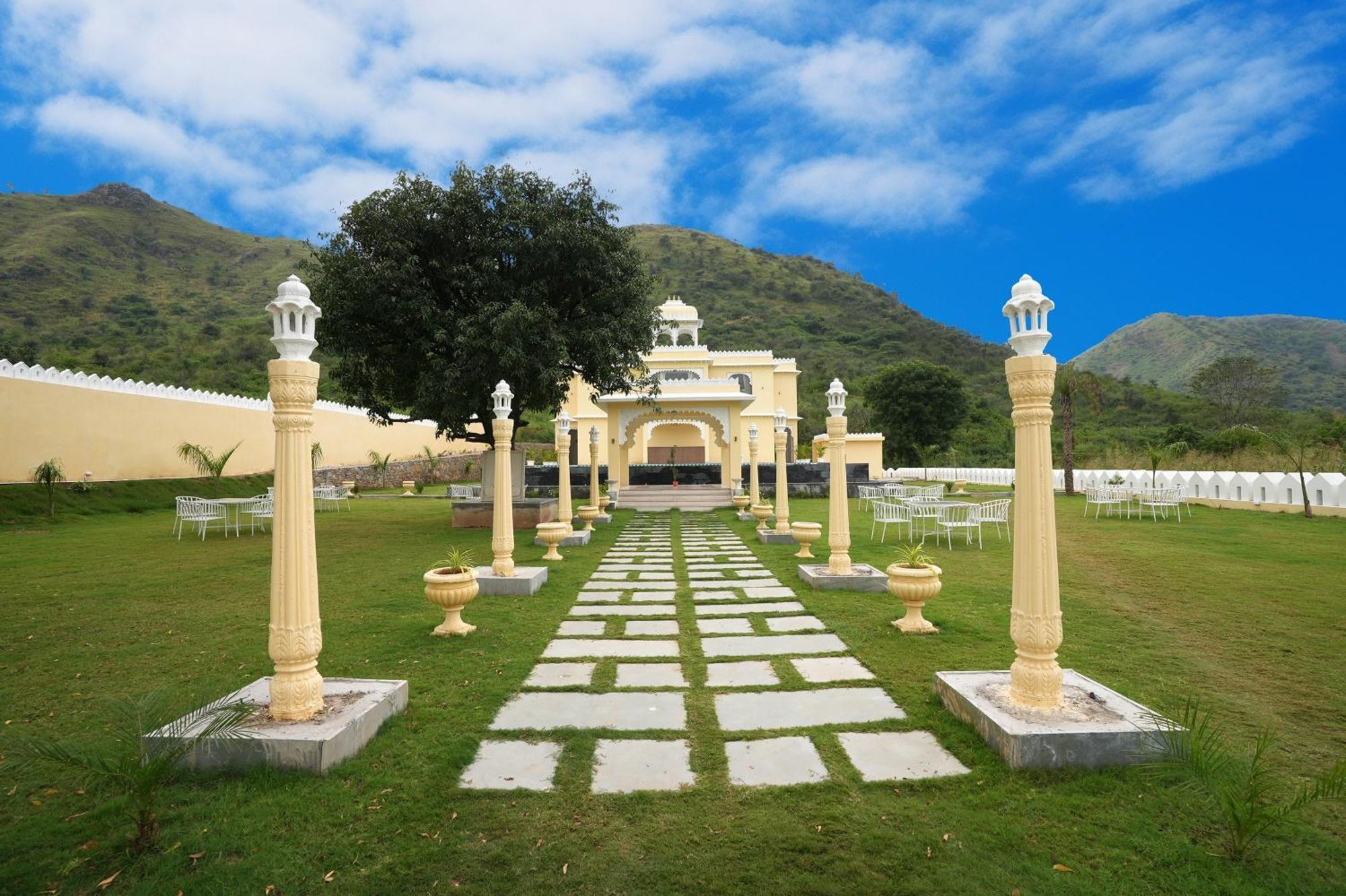 Maangarh Resorts Удайпур Экстерьер фото