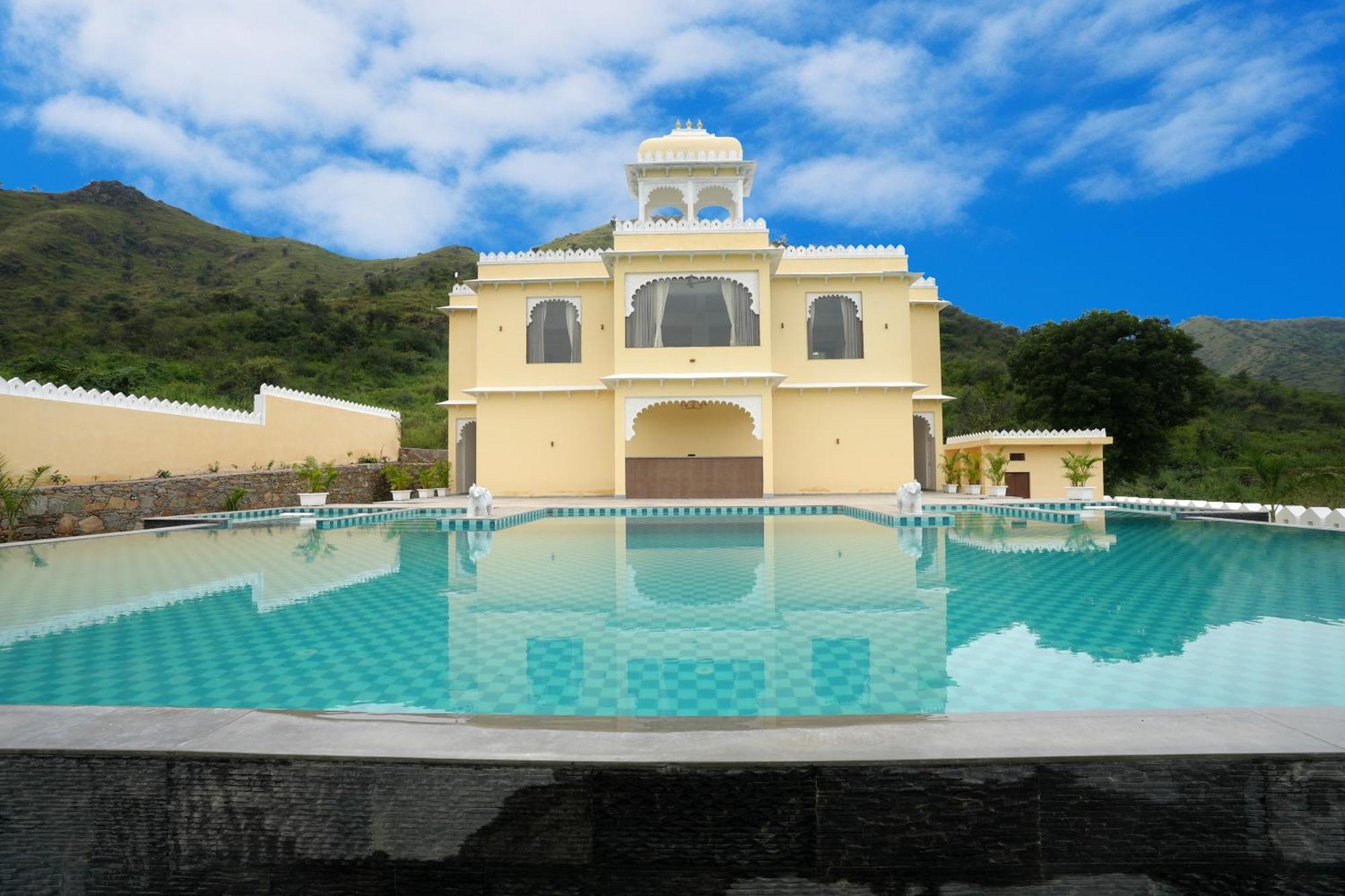 Maangarh Resorts Удайпур Экстерьер фото
